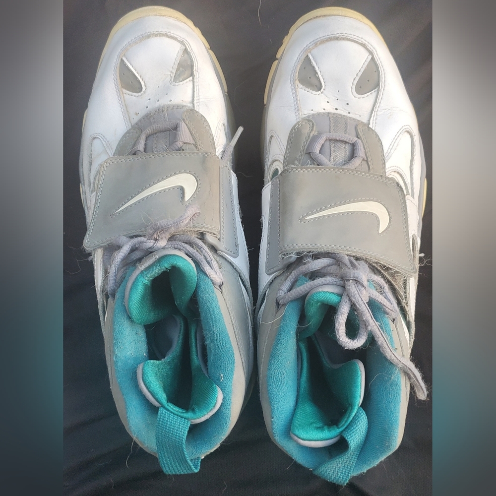 Nike Diamond Turf 2 Used Mens Size 10.5